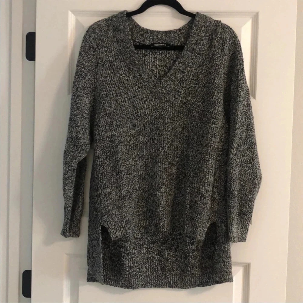 Express Women's Grey Oversized V-Neck Sweater Size XS